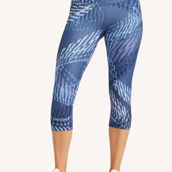 Peloton Blue Patterned Leggings and Top Set - Picture 10 of 12